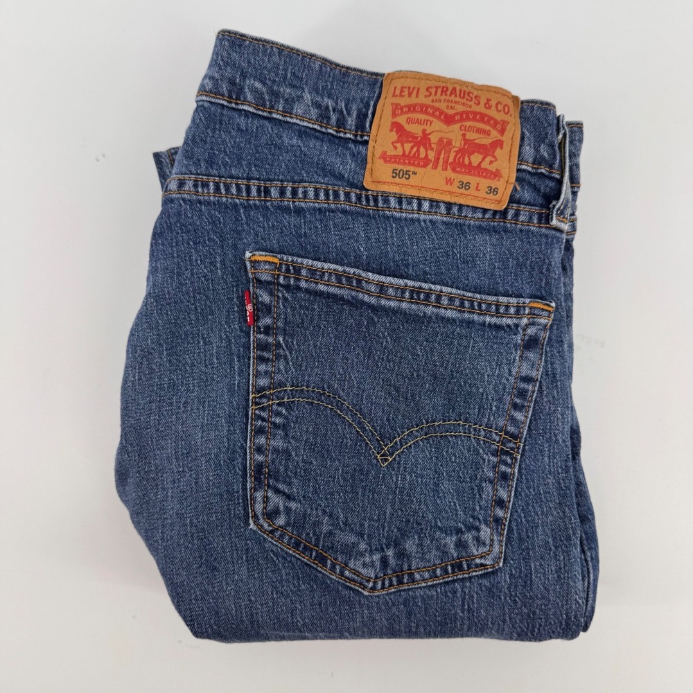 Levi's 505 Regular Fit Jeans Mens 36x36 Blue Medium Wash Straight Leg Denim